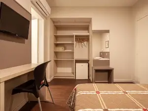 ア フォニア ホテル