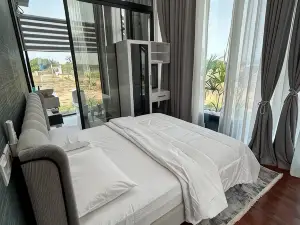 The Paralia - 3bedroom Beach Villa