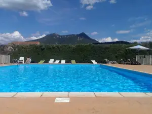 阿多尼斯迪涅萊班高爾夫度假村