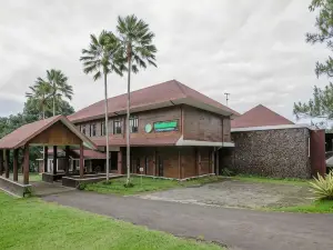 Rollaas Hotel and Resort