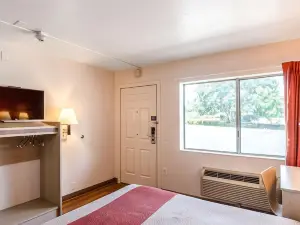 Motel 6 Redding, CA - Central