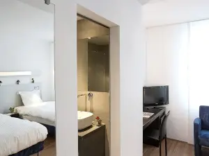 Aqua Hotel by HappyCulture