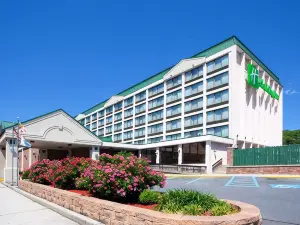 Ramada by Wyndham Cumberland Downtown