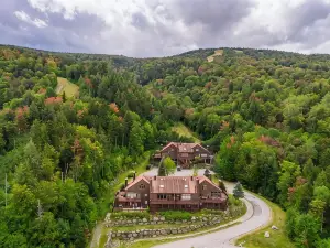 V3 Gorgeous Ski-in Mountain View Townhouse with Great Views in Bretton Woods Fast Wifi