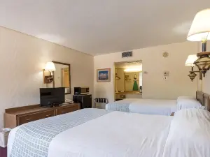 Americas Best Value Inn by the River-Hot Springs