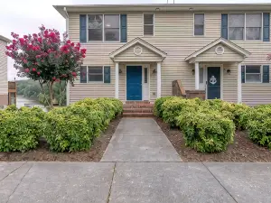 Charming 2-bedroom townhome on Smith Mountain Lake