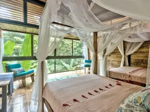 La Shamana - Ecological Concept in Jungle