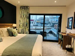 Rooms at Penarth Marina