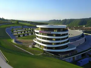 Mond, Resort & Entertainment