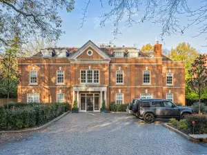 Luxury 2BR|Exclusive Gated Development by Tempstay