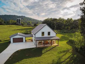 Cottage w/River Access Near Rock Island State Park