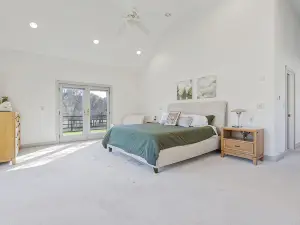 Hillside Haven on expansive grounds, heated pool, firepit, bocce court and more!
