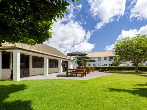 Airport Gateway Motor Lodge