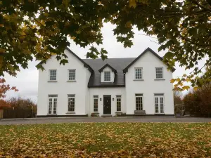 Seven Oaks B&B