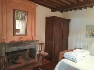 Chambres d'hôtes de Charme "La Tour Richelieu"