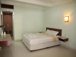 โรงแรมปันดู เลคไซด์ ปาราปัต - ทะเลสาบโตบา