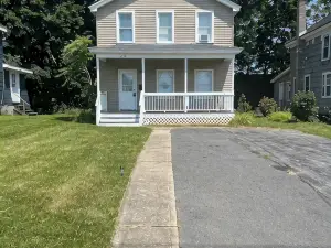 Welcome to happy home Oswego 5 bedroom to bathroom house with WiFi and AC