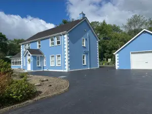 Five Oaks Bed & Breakfast with Free Parking, Tranquil Setting