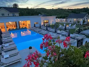 Krystal Boutique Mansion