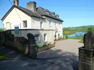Aberllynfi Riverside Guest House