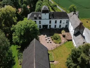 Le Domaine du château Blanc à 10 Minutes de Paira Daiza