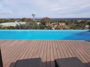 Ivanhoe Apartments
