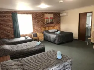 Denman Motor Inn