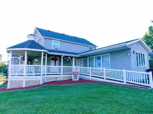 Pet Friendly, Brunet Island Studio, Ice Age Trail, Old Abe Trail, Kayak Docks