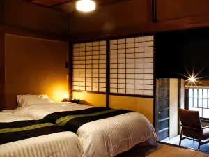 山崎旅館Q 中門前屋