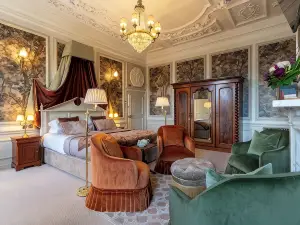 The Royal Hotel