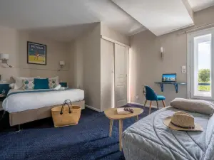 Un Hotel Sur le Port