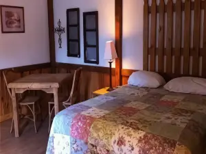 Frio Springs Lodges