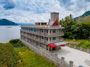 Senior Bakara Hotel