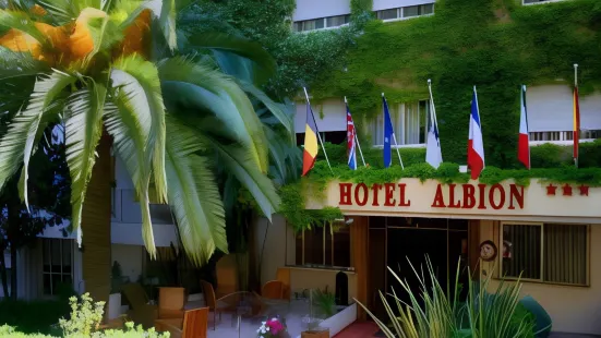 ホテル アルビオン