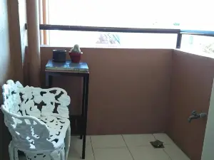 V.F. Riton Apartelle