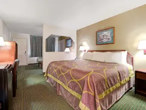 Super 8 by Wyndham Richardson Dallas