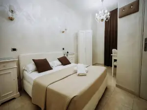 Bee Queen Hotel