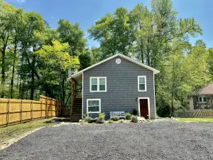 Beautiful studio apartment on Gorgeous Talimena Scenic Drive