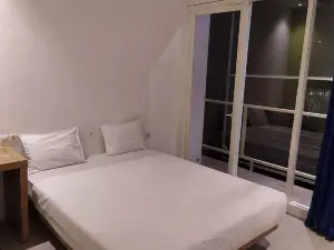 Demilo Inn