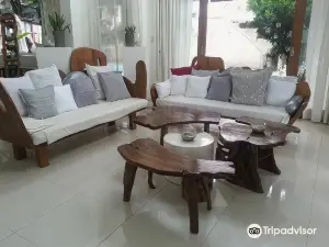 Date and Dine Residences