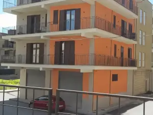 Daphnae House