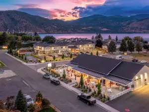 The Lodge Lake Chelan