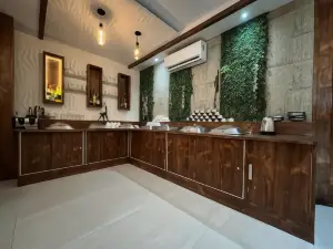 Shri Sai Hotel