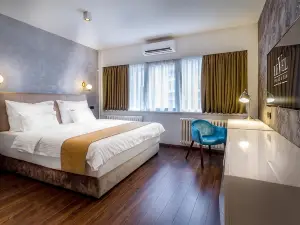 Level Luxury Room's