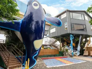 Peak Tree House