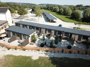 Seehaus Mamming - Hotel - Schlaffässer - Biergarten - Camping