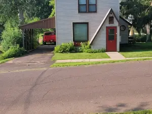 Great Northwoods home with access to all your recreational activities!