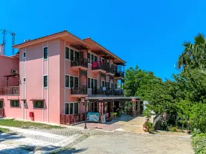 Club Pink Palace Hotel