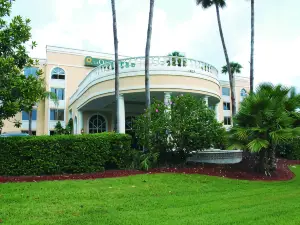 La Quinta Inn & Suites by Wyndham Sarasota Downtown