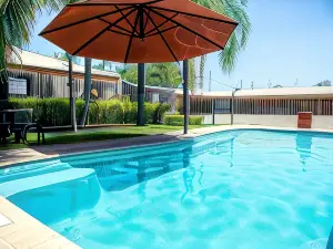 Clermont Country Motor Inn